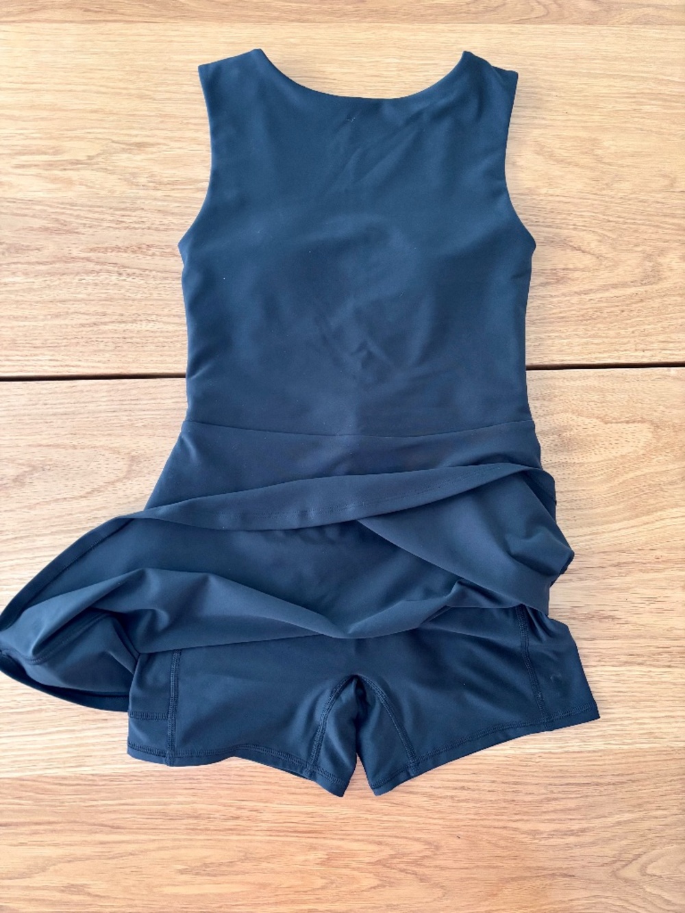 Abercrombie YPB Boat Neck Open Back Sport Dress with Built-In Shorts – Women's X
